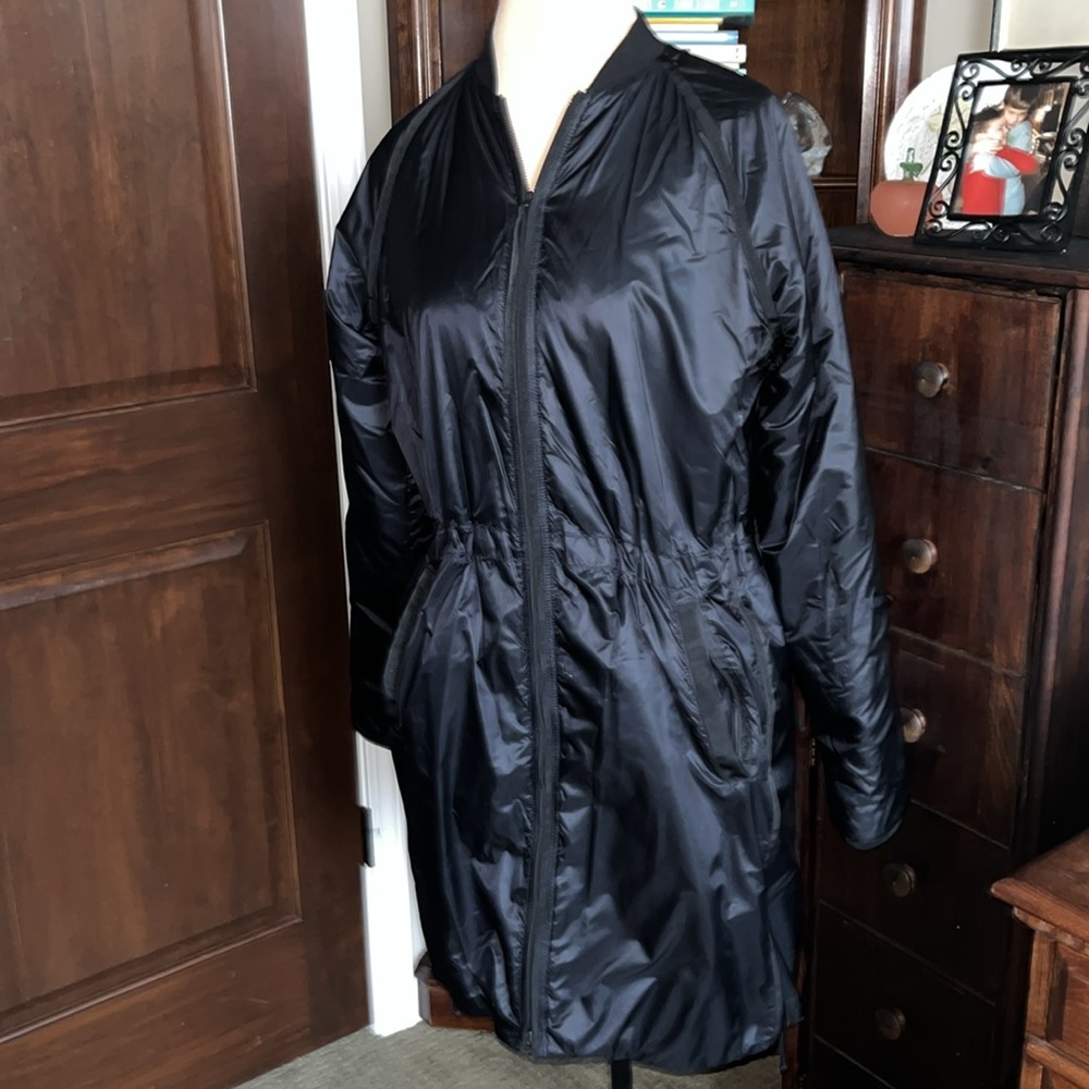 Athleta Size Small MIDI Rain Coat NWOT